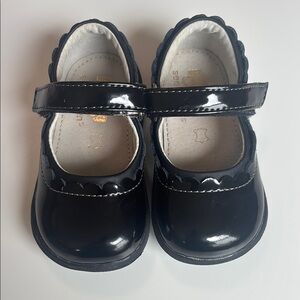 See Kai Run Black Dress Shoes with Patent Finish